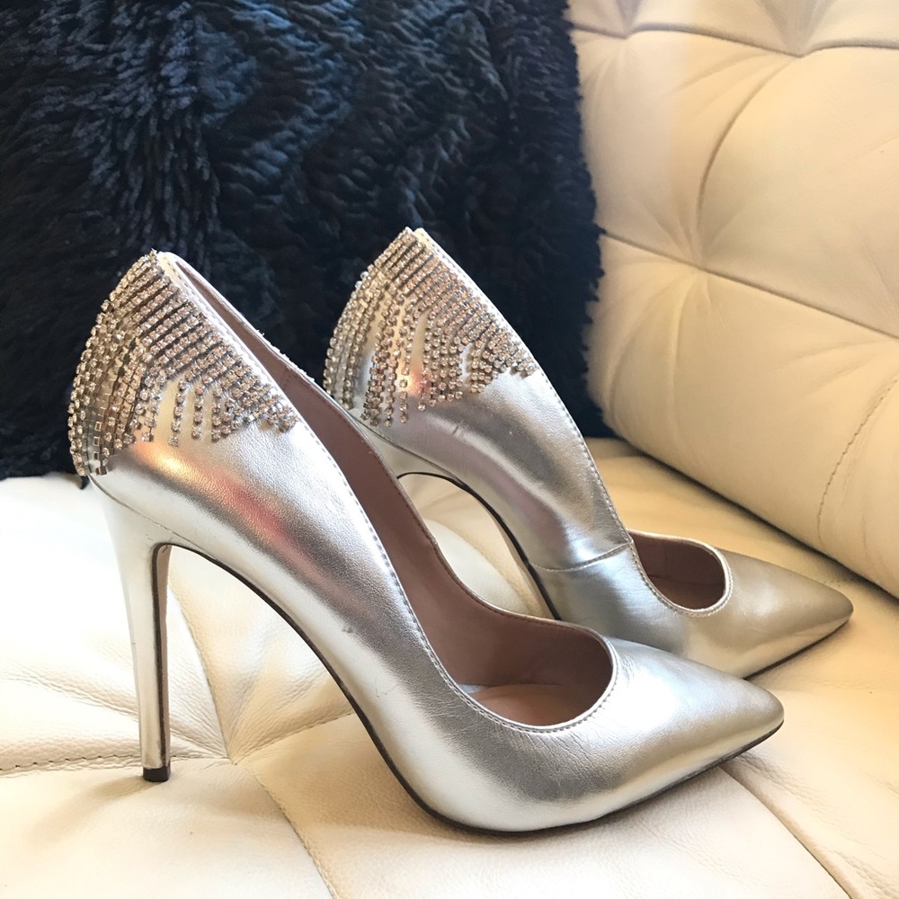Call it spring VEGAN silver heels Size 9